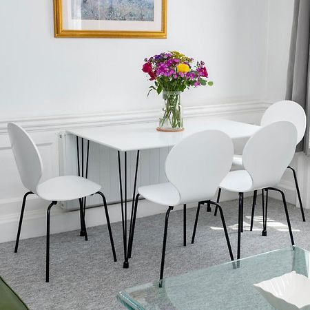 Super City Centre Apartment - Two Bedrooms, Perfect Location Бат Екстер'єр фото