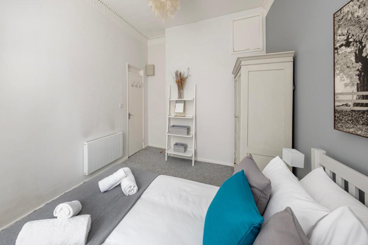 Super City Centre Apartment - Two Bedrooms, Perfect Location Бат Екстер'єр фото